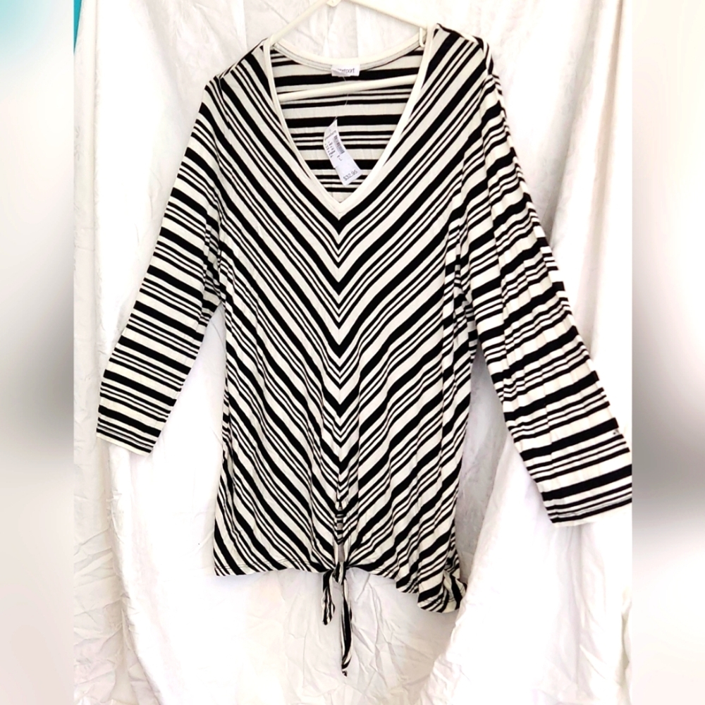 Westport (Dressbarn) NWT Women's V-Neck Black & White striped top with waist tie